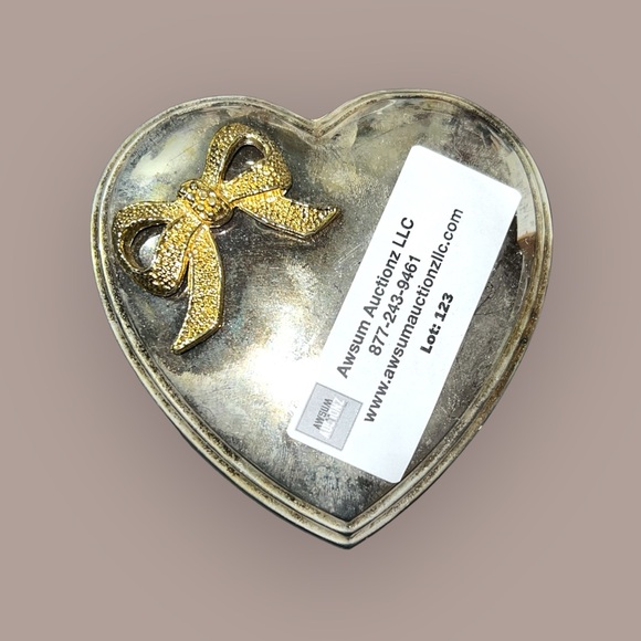 Vintage Silver Plated Heart Trinket Box with Gold Bow - Picture 5 of 13
